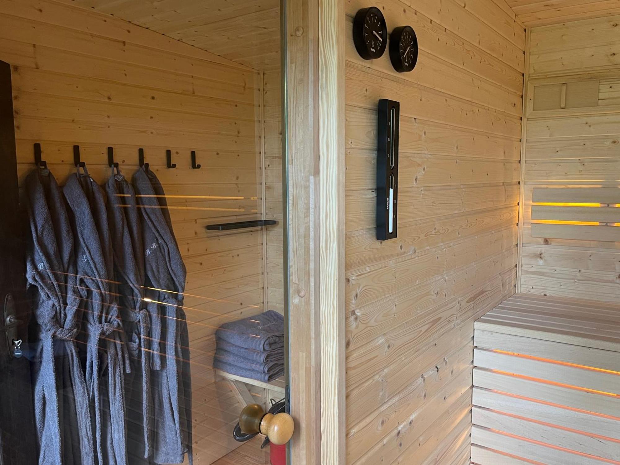 Romantisches Studio Am Waldesrand Mit Gartensauna Schwarz Eksteriør billede
