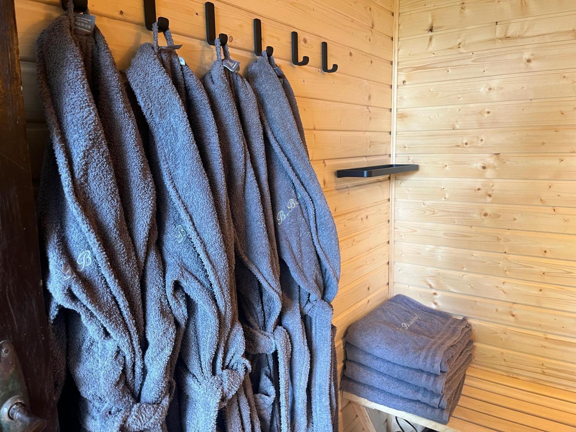 Romantisches Studio Am Waldesrand Mit Gartensauna Schwarz Eksteriør billede
